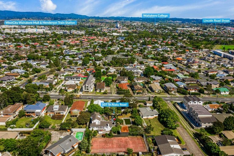 Photo of property in 107 Te Atatu Road, Te Atatu South, Auckland, 0610