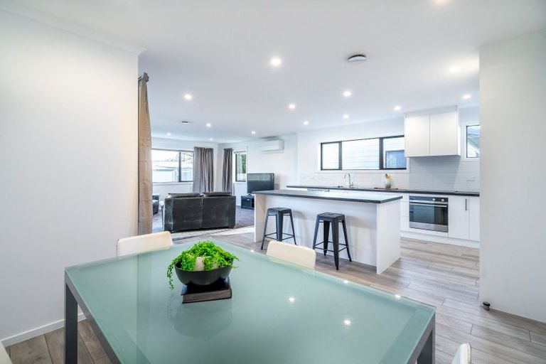 Photo of property in 143 Great North Road, Winton, 9720