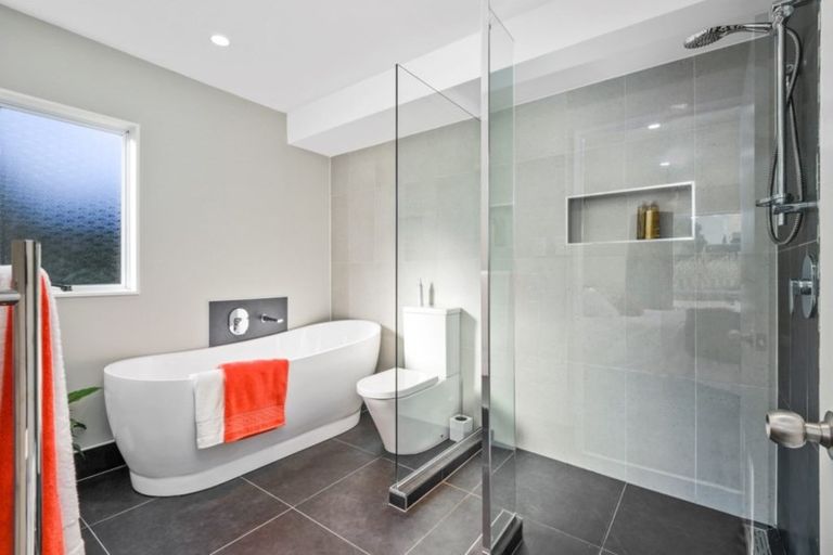 Photo of property in 23 Coulthard Terrace, Opaheke, Papakura, 2113