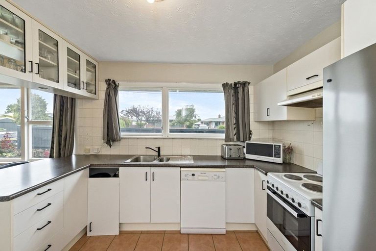 Photo of property in 83 Cotswold Avenue, Bishopdale, Christchurch, 8053