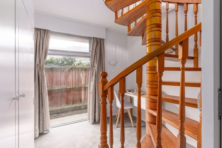 Photo of property in 2/17 Tudor Avenue, Ilam, Christchurch, 8041