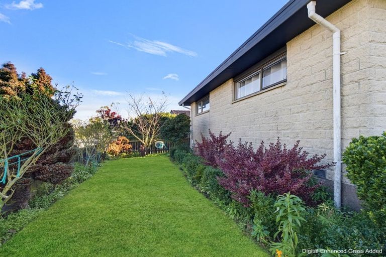 Photo of property in 2 Regency Crescent, Redwood, Christchurch, 8051