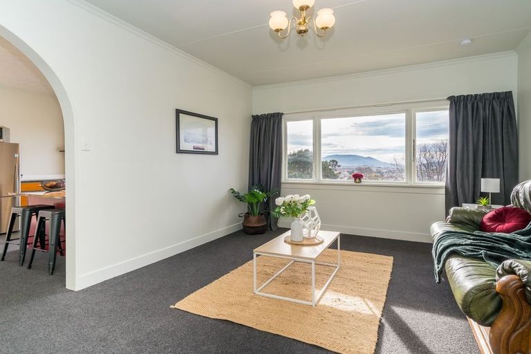 Photo of property in 35 Easther Crescent, Kew, Dunedin, 9012