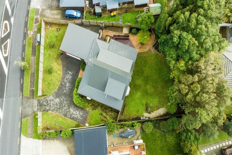 Photo of property in 17 Unsworth Drive, Unsworth Heights, Auckland, 0632