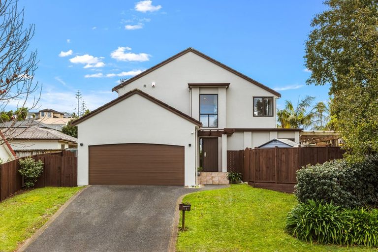 Photo of property in 6 Rathmullen Place, Pinehill, Auckland, 0632