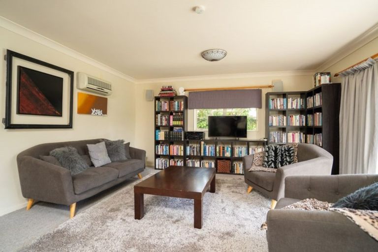 Photo of property in 25 Walpole Avenue, Hillpark, Auckland, 2102