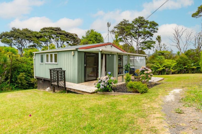 Photo of property in 18 Steam Hauler Track, Waitakere, Henderson, 0782