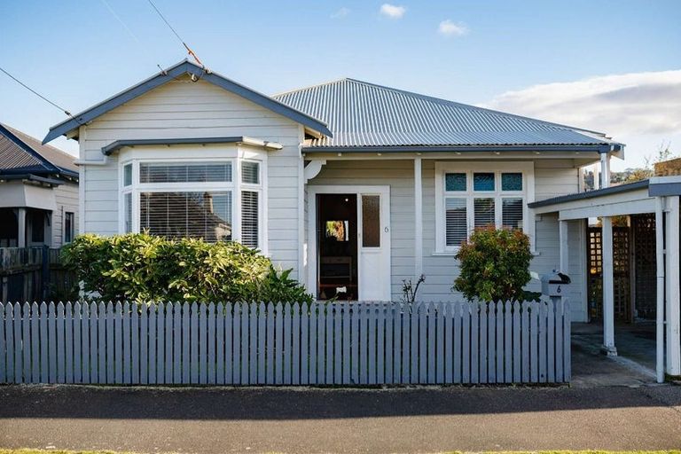 Photo of property in 6 Alma Street, Saint Kilda, Dunedin, 9012