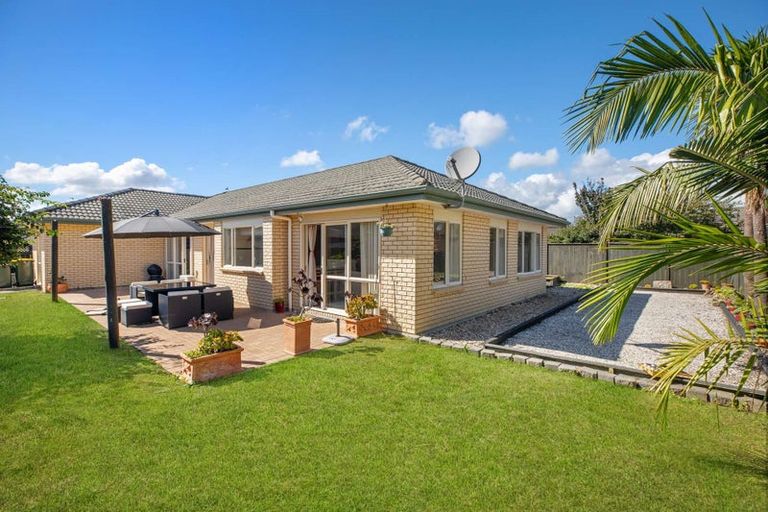 Photo of property in 5 Bellshill Close, Wattle Downs, Auckland, 2103