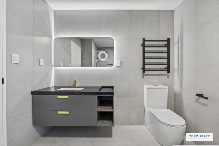 Photo of property in 27 Jandell Crescent, Bucklands Beach, Auckland, 2014