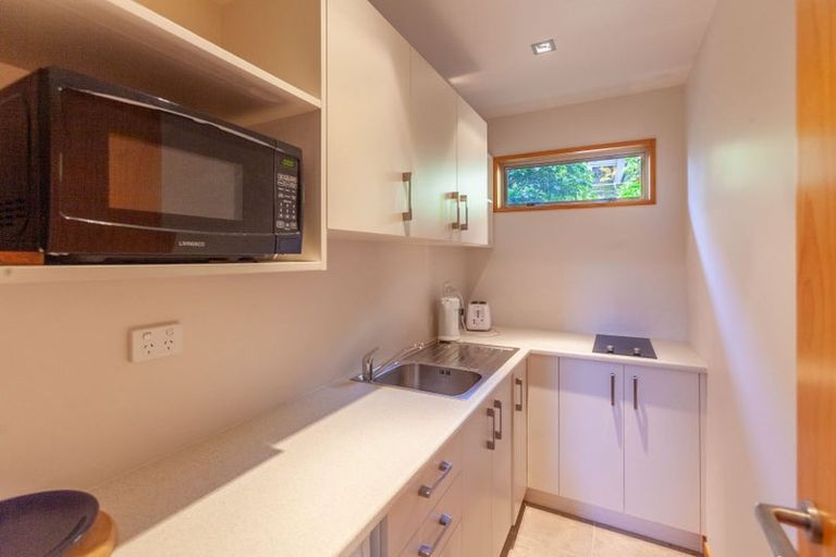 Photo of property in 5 Chilton Road, Hospital Hill, Napier, 4110