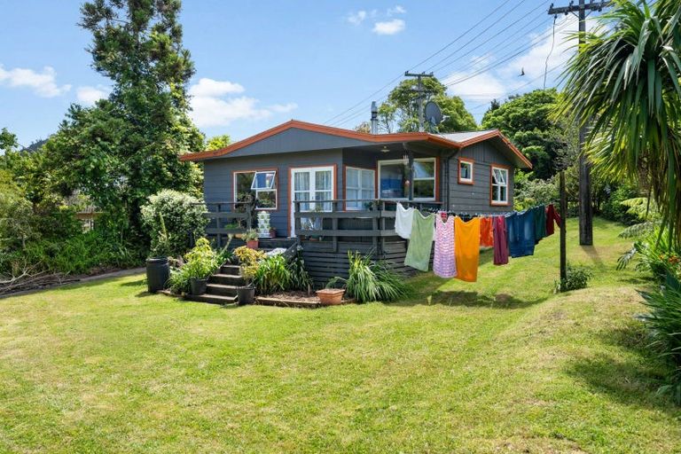 Photo of property in 9 Ocean Beach Road, Tairua, 3508