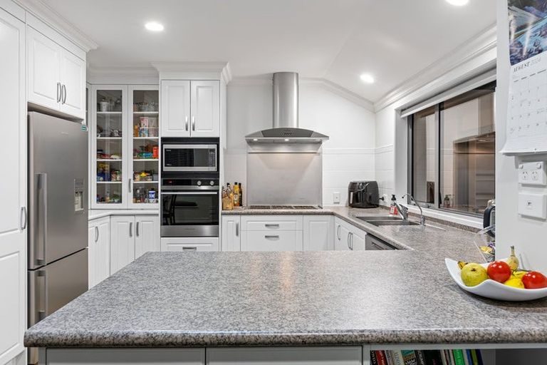 Photo of property in 10g Tupare Place, Highlands Park, New Plymouth, 4312