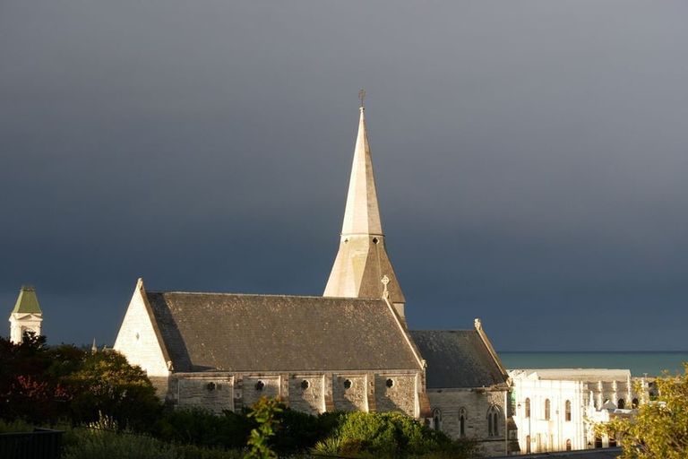 Photo of property in 15 Wharfe Street, South Hill, Oamaru, 9400