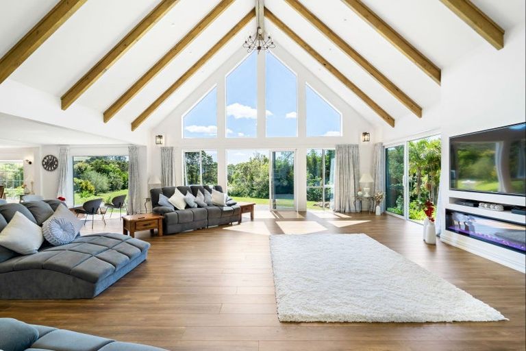 Photo of property in 105 Grassmere Road, Henderson Valley, Auckland, 0612