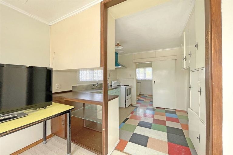 Photo of property in 75 Larnoch Road, Henderson, Auckland, 0610