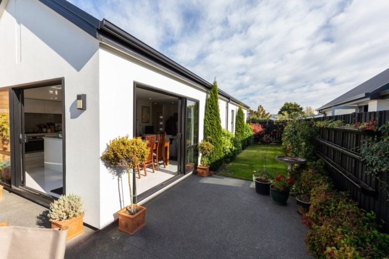 Photo of property in 7 Whitau Place, Marshland, Christchurch, 8083