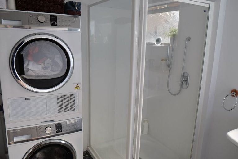 Photo of property in 132 Wadestown Road, Wadestown, Wellington, 6012