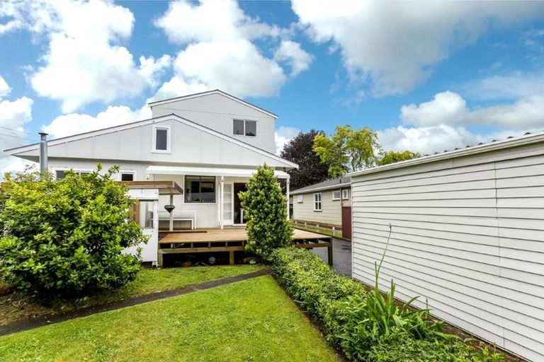 Photo of property in 525 Mangorei Road, Highlands Park, New Plymouth, 4312