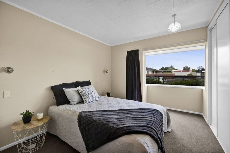 Photo of property in 146 Heta Road, Highlands Park, New Plymouth, 4312