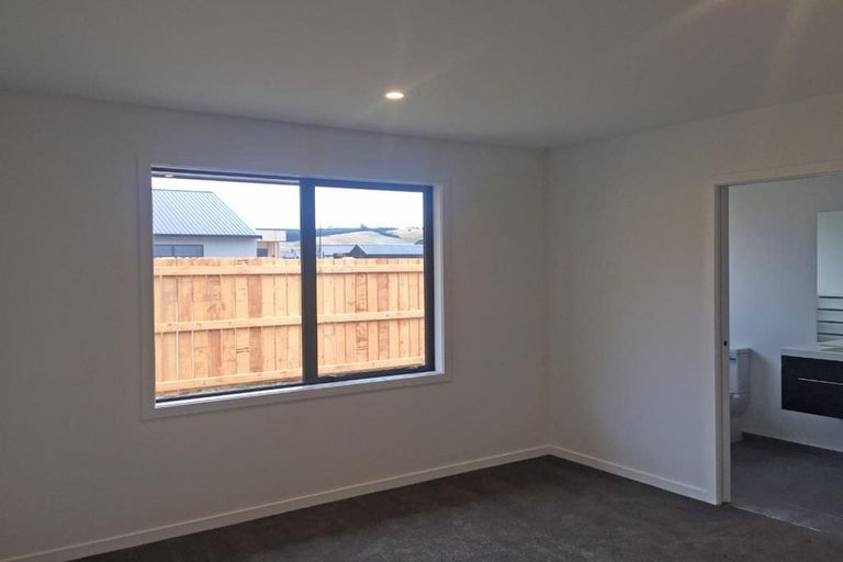 Photo of property in 11 Obelisk Street, Wanaka, 9305