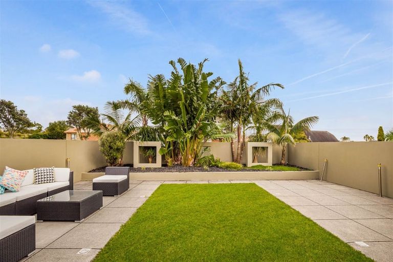 Photo of property in 48a Picasso Drive, West Harbour, Auckland, 0618