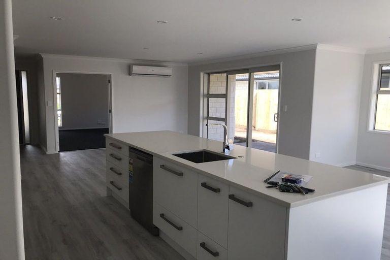 Photo of property in 37 Piata Street, Papamoa Beach, Papamoa, 3118