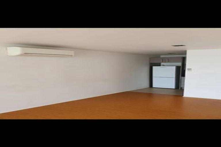 Photo of property in 23a Laurina Road, Sunnynook, Auckland, 0620