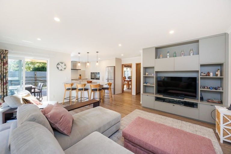 Photo of property in 12 Truscott Grove, Awapuni, Palmerston North, 4412