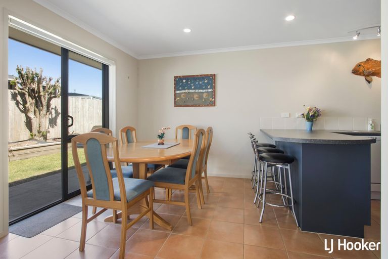 Photo of property in 16 Reo Crescent, Waihi Beach, 3611