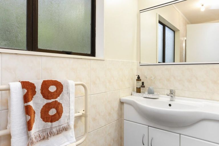 Photo of property in 94a Konini Road, Titirangi, Auckland, 0604