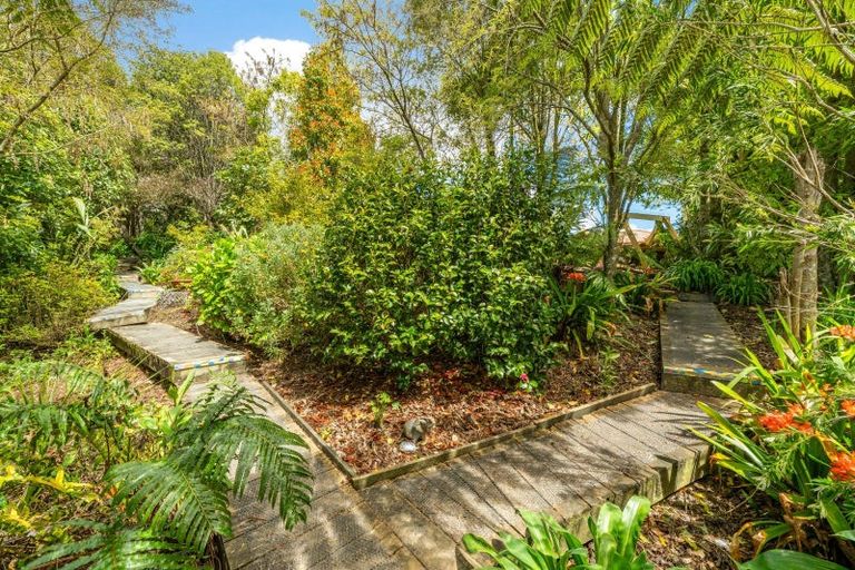 Photo of property in 9 Marua Palm Grove, Timberlea, Upper Hutt, 5018