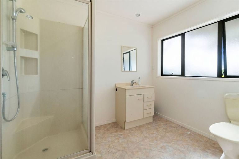 Photo of property in 36 Ewhurst Place, Goodwood Heights, Auckland, 2105