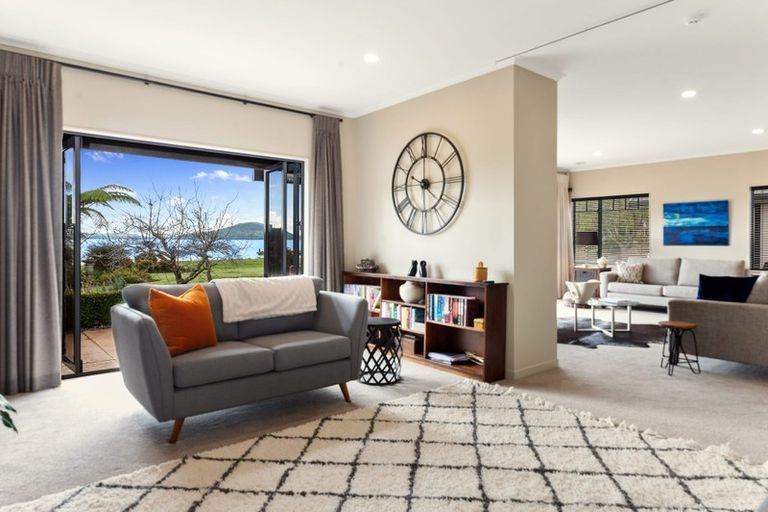 Photo of property in 18 Gemini Place, Kawaha Point, Rotorua, 3010