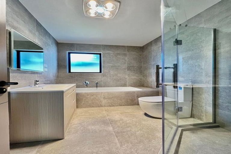 Photo of property in 28 Farrell Road, Pukekohe, 2120