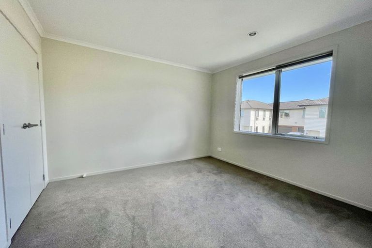 Photo of property in 18 Akeake Lane, Manurewa, Auckland, 2102