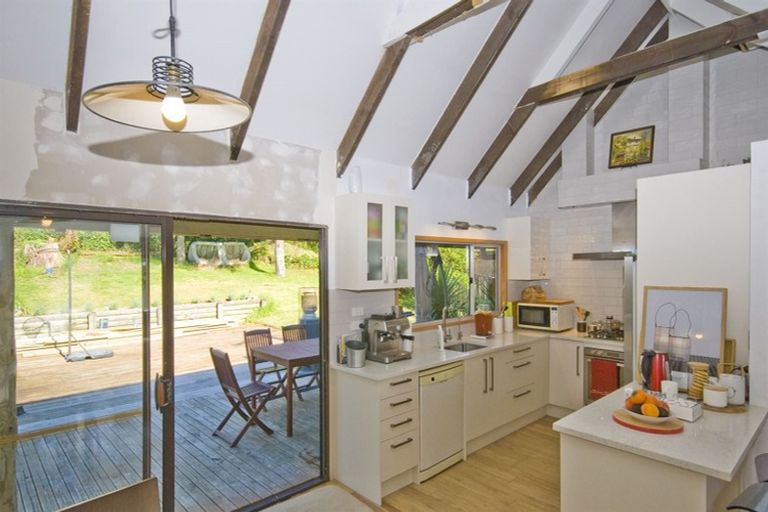 Photo of property in 13 Oaktree Avenue, Browns Bay, Auckland, 0630