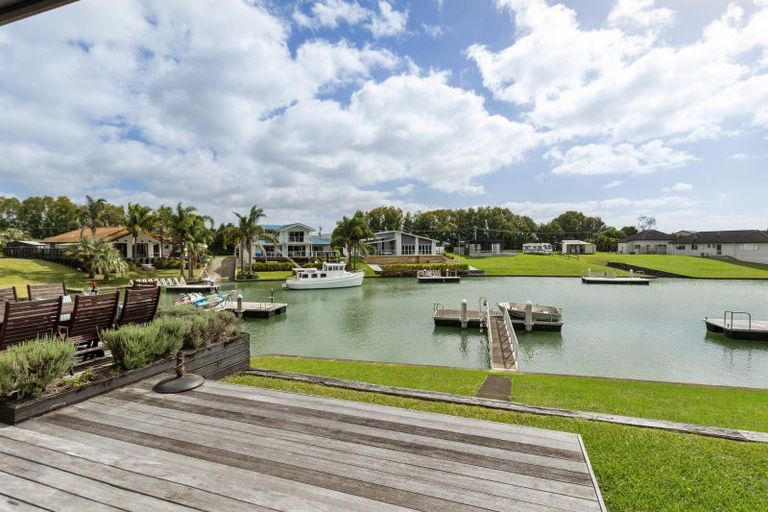 Photo of property in 10 Hei Esplanade, Whitianga, 3510