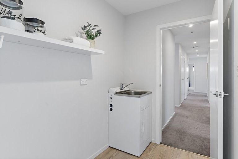 Photo of property in 28 Feist Street, Carterton, 5713