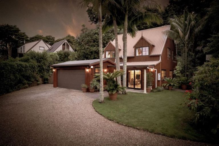 Photo of property in 15 The Glade South, Pukekohe, 2120