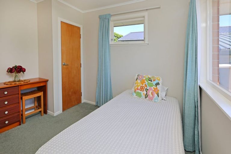 Photo of property in 3 Tracey Terrace, Te Atatu South, Auckland, 0602