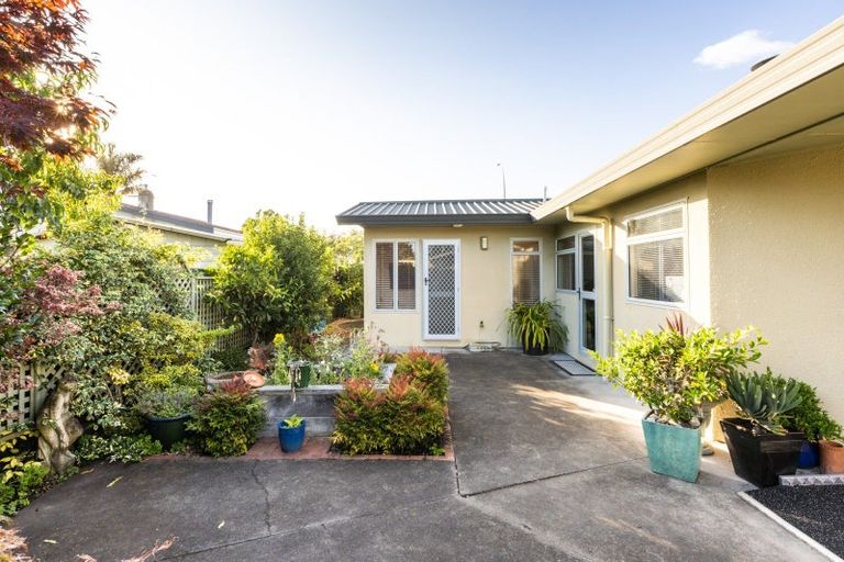 Photo of property in 79 Upham Crescent, Taradale, Napier, 4112