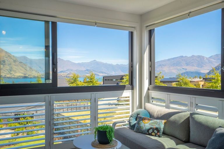 Photo of property in 6 Platinum Ridge, Wanaka, 9305