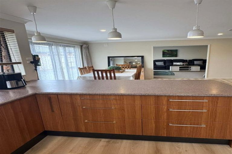 Photo of property in 42 Peter Hall Drive, Kelvin Grove, Palmerston North, 4414