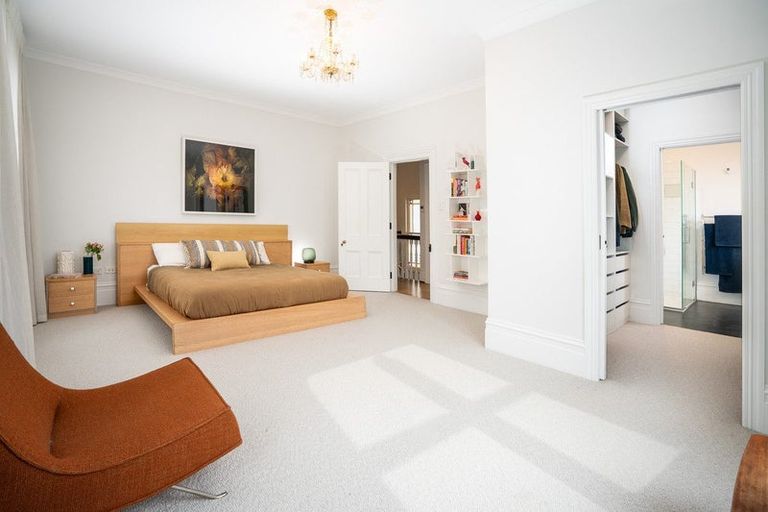 Photo of property in 18 Austin Street, Mount Victoria, Wellington, 6011