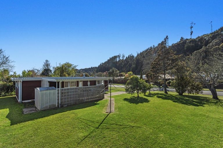 Photo of property in 1 Lakeview Place, Whakatane, 3120