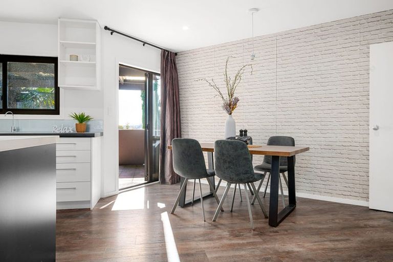 Photo of property in 10 Strata View, Western Heights, Hamilton, 3200