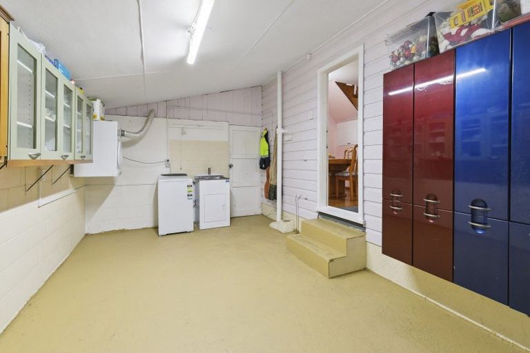 Photo of property in 12 Camrose Grove, Kingston, Wellington, 6021