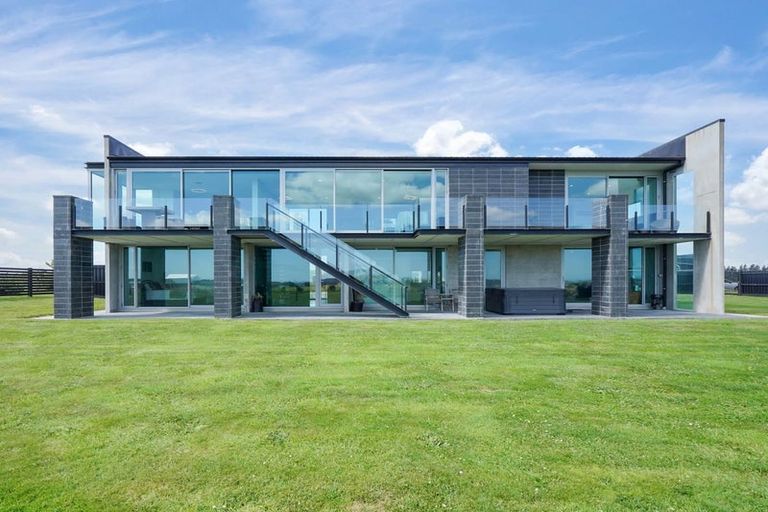 Photo of property in 89 Sunrise Drive, Seaward Bush, Invercargill, 9812