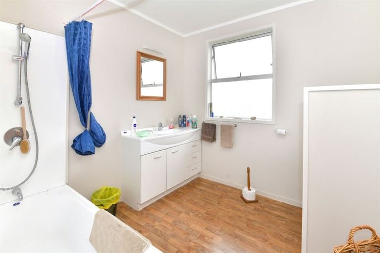 Photo of property in 53 Vipond Road, Stanmore Bay, Whangaparaoa, 0932